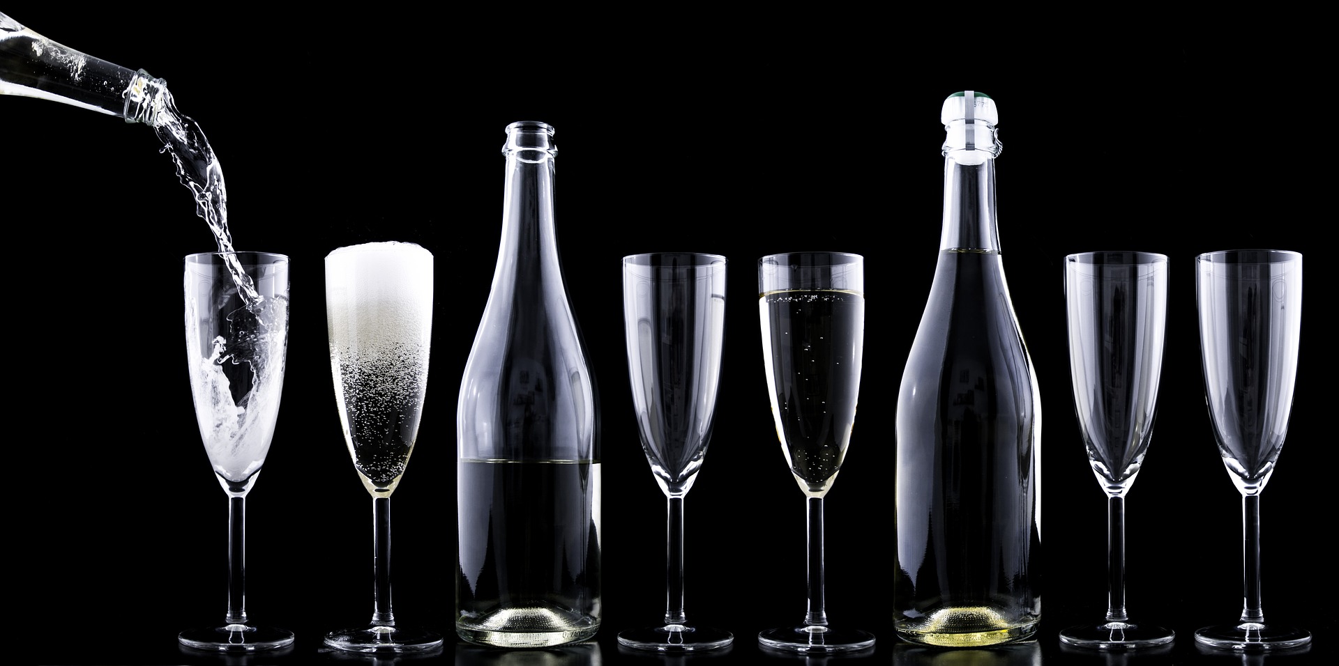 Champagne and glasses (Credit: pixabay/DariuszSankowski)