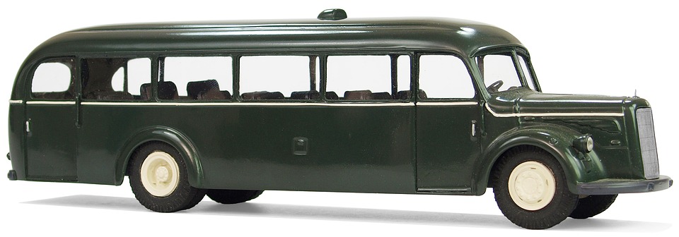 Green Bus (Credit: pixabay/Emslichter)